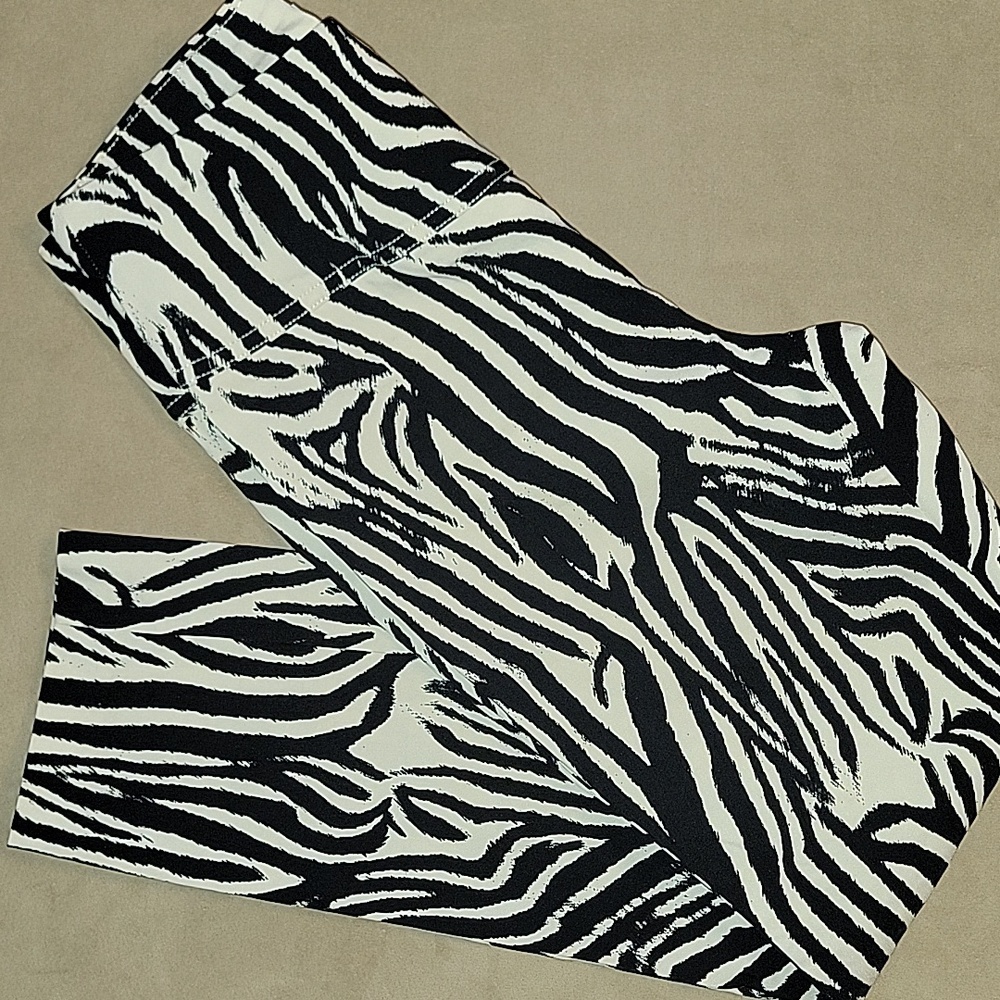 Haver & Blair London Zebra Print Pull-On Pants Size Medium EUC - Picture 3 of 13